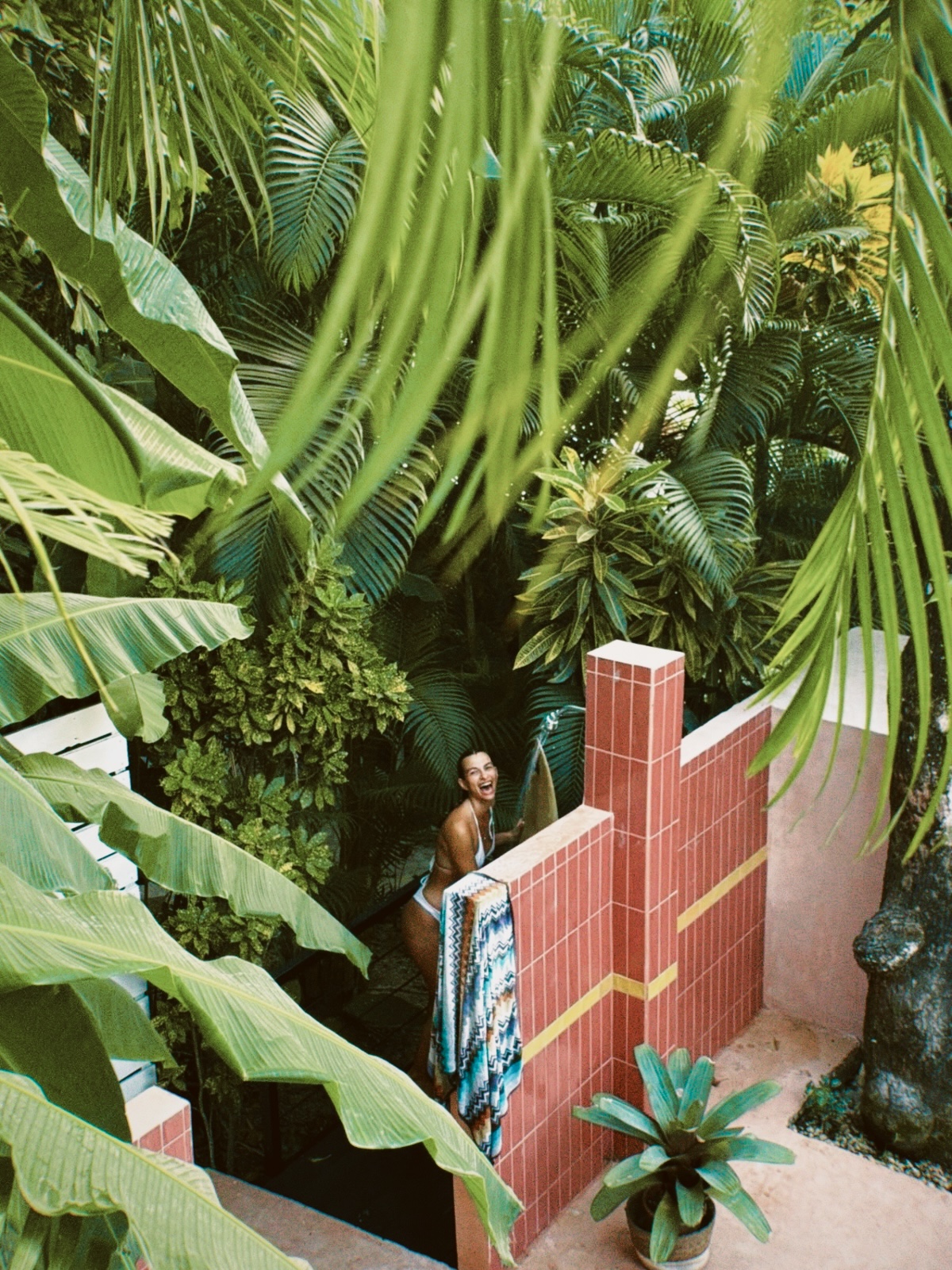 The outdoor shower in the jungle